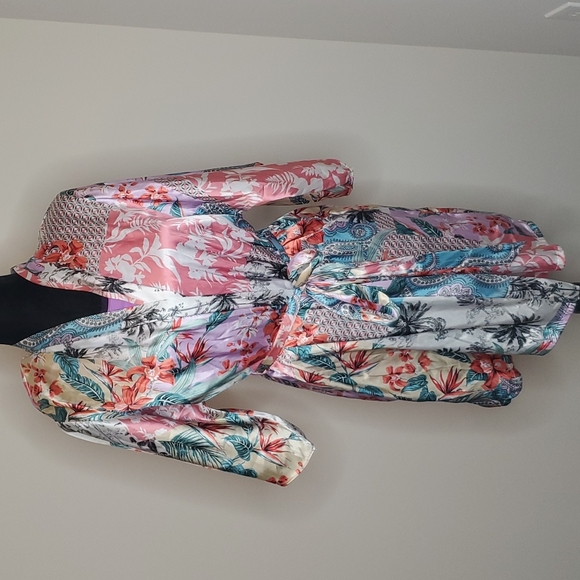 Secret Treasures Other - Secret Treasures robe size medium